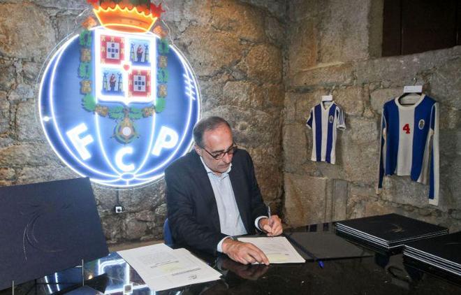 出自己不凡 出自己不凡