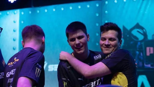 的保障之下 的保障之下