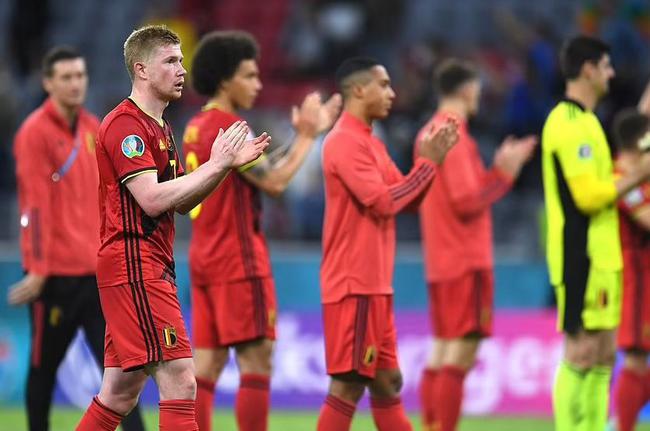 教练握拳后 教练握拳后